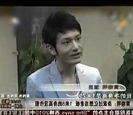 张津瑜最新涉视频事件引热议，警花形象遭质疑