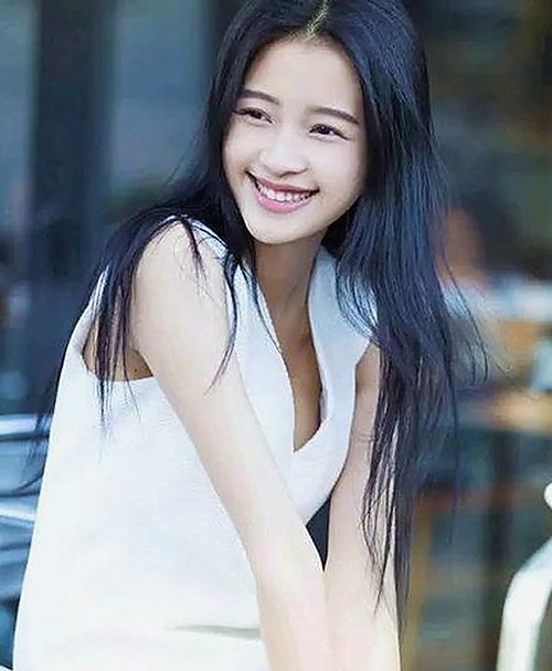 国产影视与汽车市场的崛起：新趋势解读