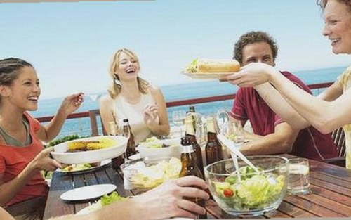 张艺兴直播间突发状况引热议：粉丝纷纷猜测幕后原因